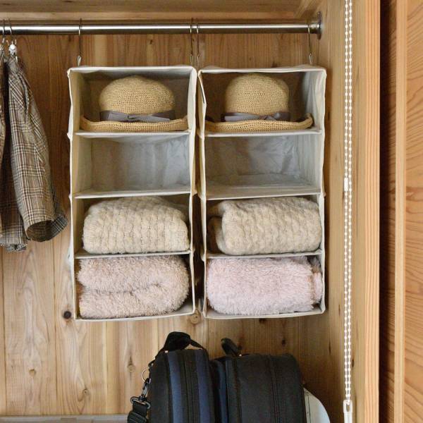 クローゼットの収納力が上がる！衣替えのタイミングで取り入れたい「ハンギングラック」のある暮らし【インスタグラマーさんのもの選び】[PR]