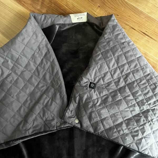 ひざ掛け以上、電気毛布未満。 USBに接続で手軽にあったか「電気ブランケット」[PR]