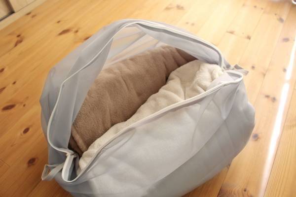 毛布の片寄り対策に。「bon moment ふくらむ洗濯ネット」で簡単おうち洗い！[PR]