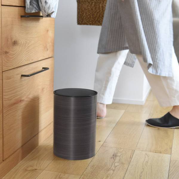 お部屋になくてはならない「ゴミ箱」の生活感が消える！美しき紀州塗りのある暮らし【インスタグラマーさんのもの選び】[PR]