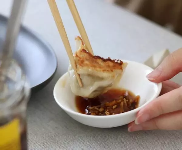 餃子好きさんに試してほしい！餃子の味を格上げしてくれる「旨、辛ダレ」