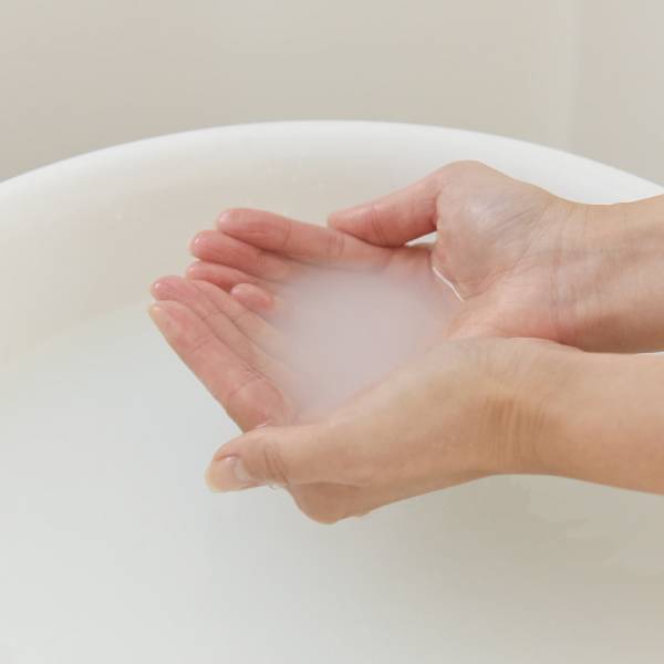 保湿＆保温のシルクパワーで冬もしっとり[PR]