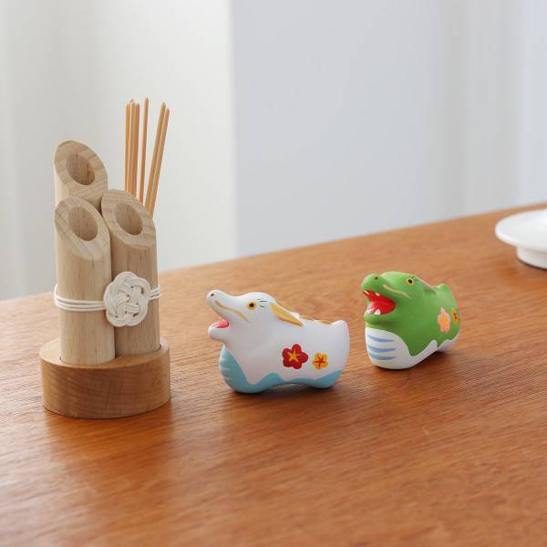 伝統とモダンどっちもいいなと思えるお正月飾り。水引しめ縄、ミニ門松、木の鏡餅・・・お正月インテリア雑貨６選[PR]