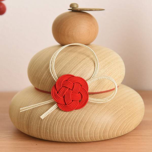 伝統とモダンどっちもいいなと思えるお正月飾り。水引しめ縄、ミニ門松、木の鏡餅・・・お正月インテリア雑貨６選[PR]