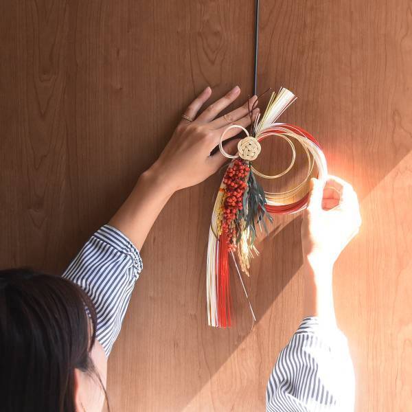 伝統とモダンどっちもいいなと思えるお正月飾り。水引しめ縄、ミニ門松、木の鏡餅・・・お正月インテリア雑貨６選[PR]