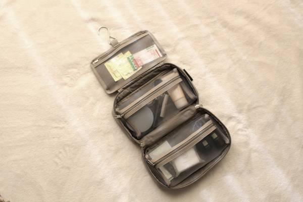 一泊旅行ならMサイズで身軽に！「bon moment　取り外せる 吊り下げポーチ」[PR]