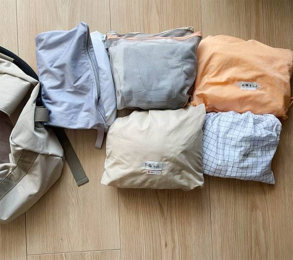 子どもの修学旅行や合宿に、「自分で身支度」を叶えるキッズトラベルポーチ、スタッフの使用レポ[PR]