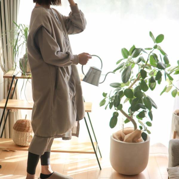 おやすみタイムだけじゃない！「軽い・あったか・動きやすい」大人スリーパーが、家事時間からお出かけまで手放せない【インスタグラマーさんのもの選び】[PR]