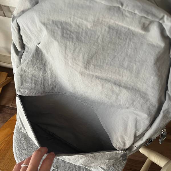 年末年始のお出かけスタイルを見直すなら今！ 充実の機能で驚くほど軽い「撥水リュック」[PR]