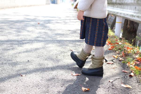 スノーブーツでさりげなく　冬の親子リンクコーデ