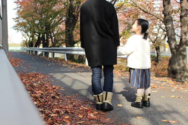 スノーブーツでさりげなく　冬の親子リンクコーデ