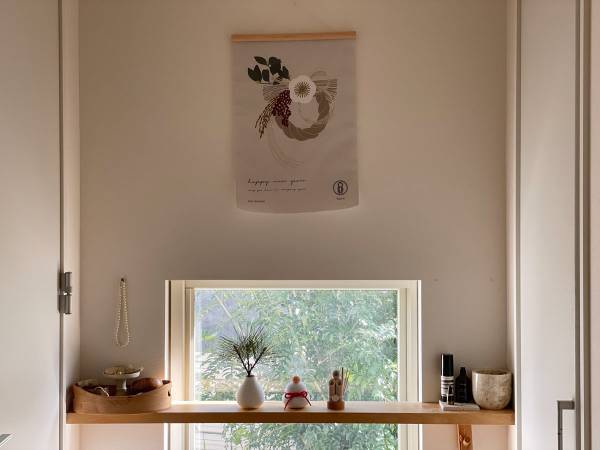 お正月飾りは、タペストリーと小さな門松で暮らしを身軽に、丁寧に。[PR]