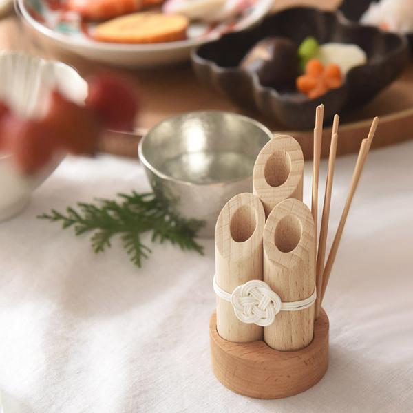 お正月飾りは、タペストリーと小さな門松で暮らしを身軽に、丁寧に。[PR]