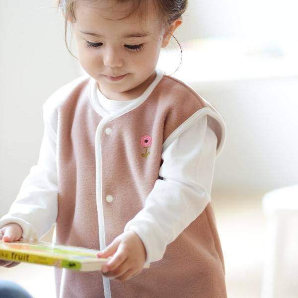 今どきのママが選ぶカラーはコレ！冬のあったかスリーパー人気カラーランキング[PR]