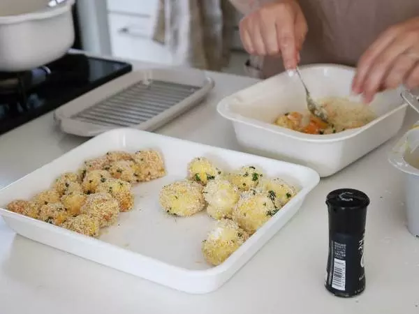 ちょっと飲む日に、こんなおつまみはいかが?「マッシュルームと生ハムモッツァレラチーズのフライ」