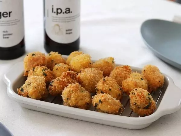 ちょっと飲む日に、こんなおつまみはいかが?「マッシュルームと生ハムモッツァレラチーズのフライ」