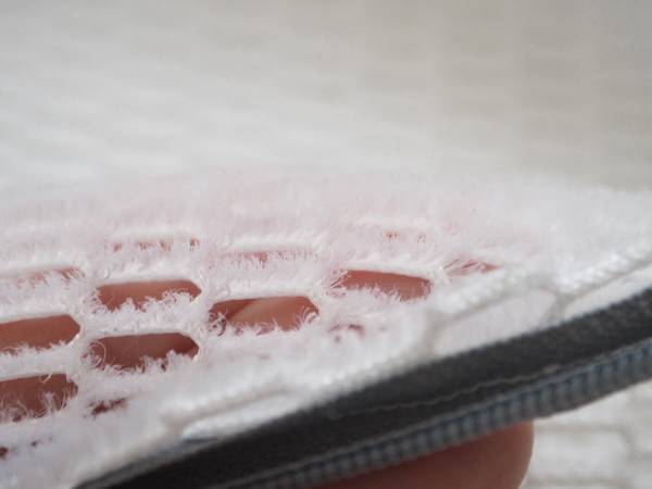 面倒な上履き洗いとサヨナラ！ 洗濯機で丸洗いできる「シューズ丸洗いネット」使用レポ