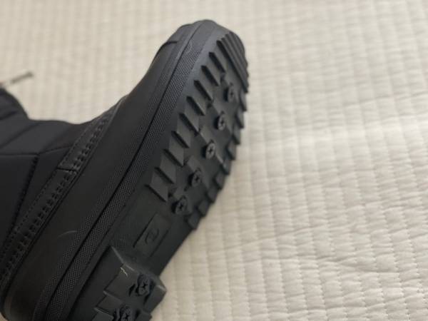 親子でぬくぬく！雪遊びもお出かけも、子どもとお揃いで履けるスノーブーツ。[PR]