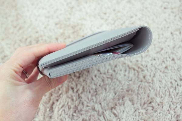 いざという時に慌てない！保険証・診察券・お薬手帳をまとめて収納「bon momentのマルチケース」[PR]