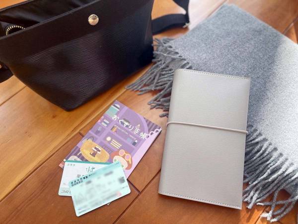 いざという時に慌てない！保険証・診察券・お薬手帳をまとめて収納「bon momentのマルチケース」[PR]