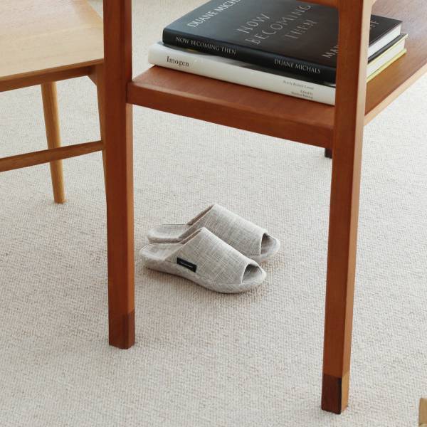 正しい歩き方にお手軽矯正！毎日履きたくなる「bon moment　健康スリッパ」[PR]