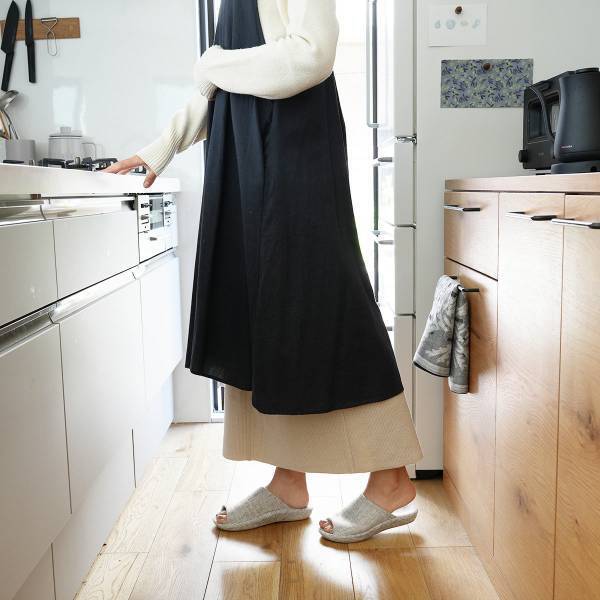 正しい歩き方にお手軽矯正！毎日履きたくなる「bon moment　健康スリッパ」[PR]