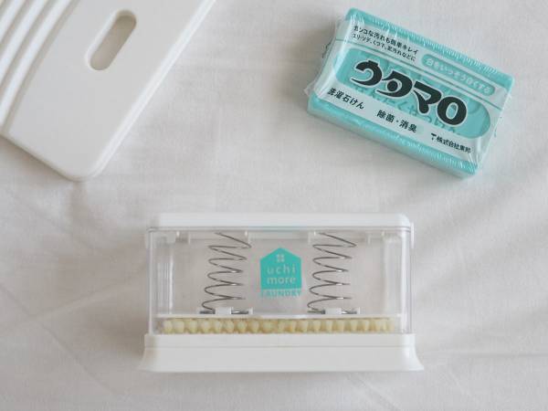 コロコロ転がすだけでしっかり泡立つ。石鹸を収納しながら汚れを落とせる、「石鹸ケース」[PR]