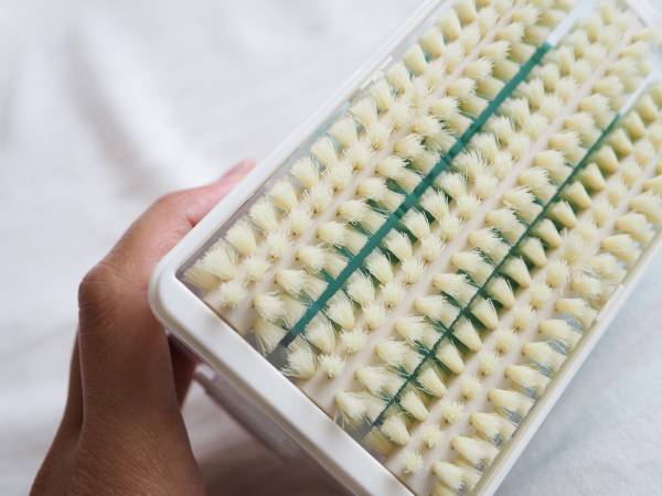 コロコロ転がすだけでしっかり泡立つ。石鹸を収納しながら汚れを落とせる、「石鹸ケース」[PR]