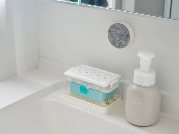 コロコロ転がすだけでしっかり泡立つ。石鹸を収納しながら汚れを落とせる、「石鹸ケース」[PR]
