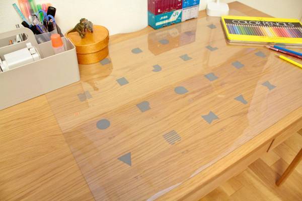 大切なデスクを傷から守る。シンプル＆北欧テイストで長く使える「kukka ja puuのデスクマット」[PR]