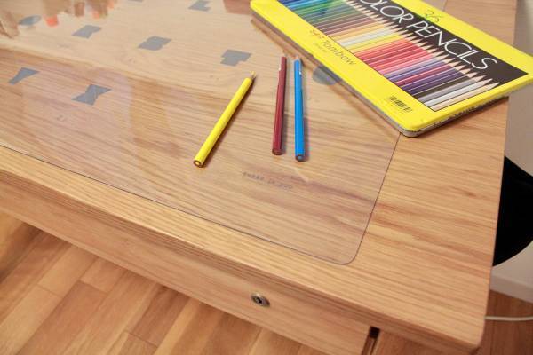 大切なデスクを傷から守る。シンプル＆北欧テイストで長く使える「kukka ja puuのデスクマット」[PR]