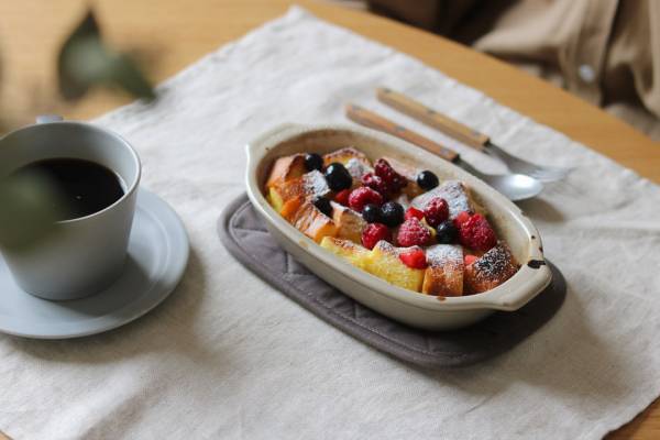 オーブン料理のハードルをぐーんと下げて、冬ごはんの幸福度はぐぐぐーんとアップ！ボンモマン耐熱皿のある暮らし【インスタグラマーさんのもの選び】[PR]