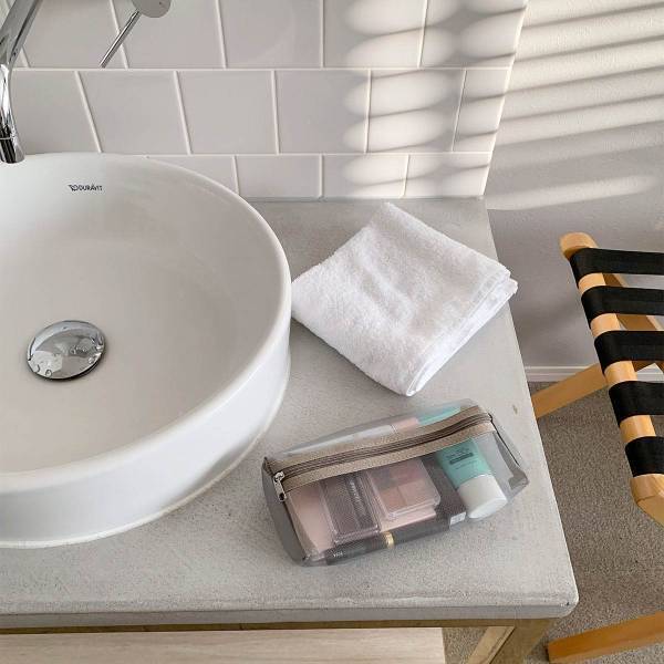 旅行＆帰省もいつもと同じケアをしたい派さんに！「吊り下げポーチ」活用術ご紹介[PR]