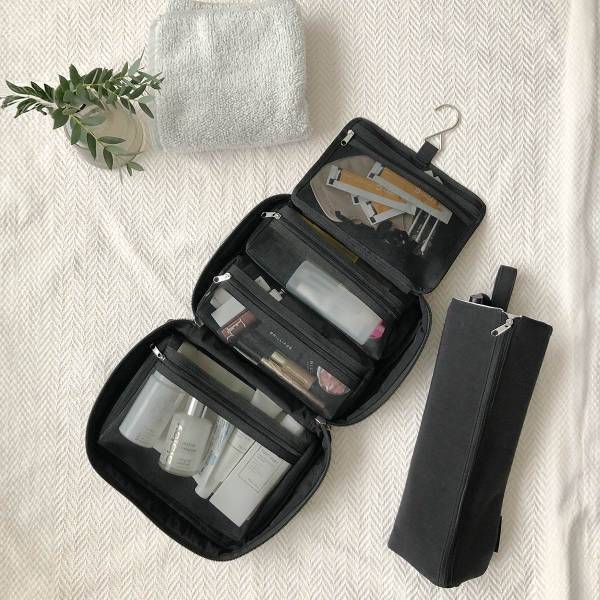 旅行＆帰省もいつもと同じケアをしたい派さんに！「吊り下げポーチ」活用術ご紹介[PR]