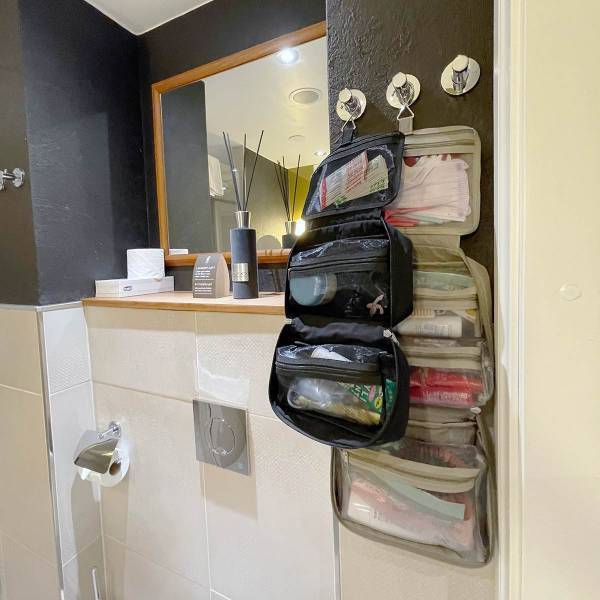 旅行＆帰省もいつもと同じケアをしたい派さんに！「吊り下げポーチ」活用術ご紹介[PR]