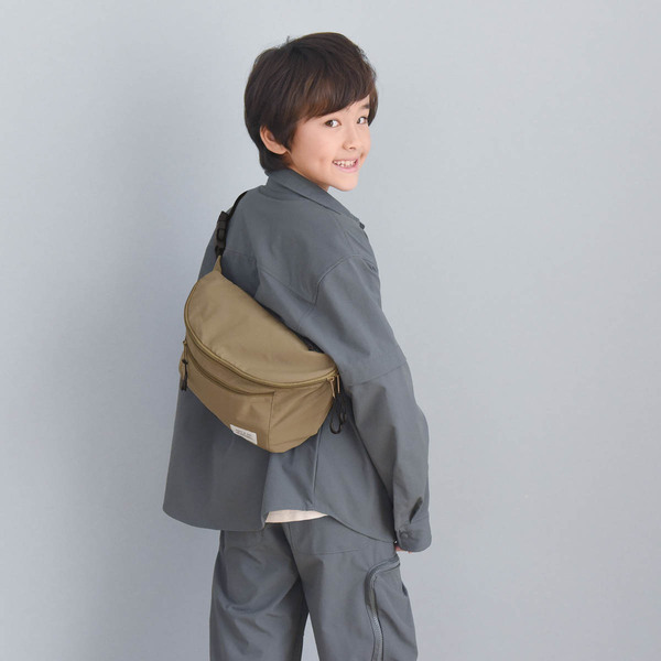 イマドキ小学生の必需品！放課後のお出かけは、クッカヤプー「ゲーム機がしっかり入る ボディバッグ」1つで楽ちんに。[PR]