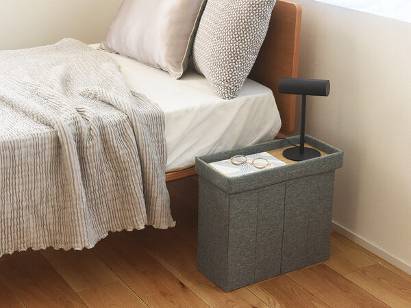 これなら狭スペースに置ける！ちょこんとスリムな「bon moment　1台3役スツール」[PR]