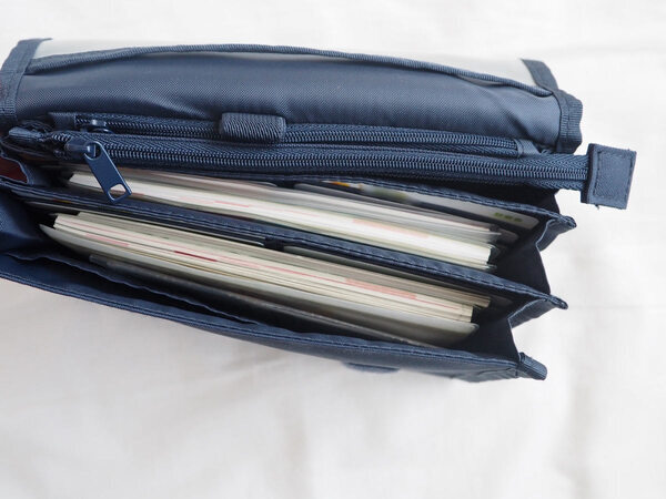 「お薬手帳ケース」を人物別にしたら、快適になった話