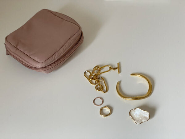 bon moment「 整理がしやすい女性のためのガジェットポーチ 」で整った私の仕事時間。[PR]