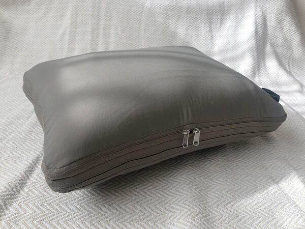 トランクからリュックひとつの旅行まで。かさばる荷物をギュッと圧縮！トラベルポーチみんなの使い方[PR]