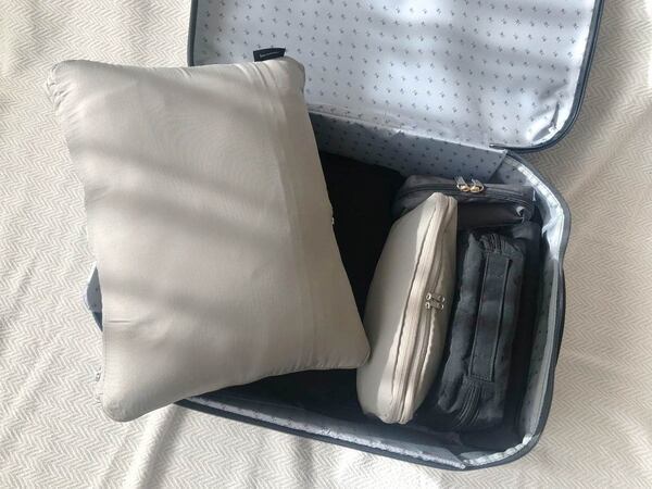 トランクからリュックひとつの旅行まで。かさばる荷物をギュッと圧縮！トラベルポーチみんなの使い方[PR]