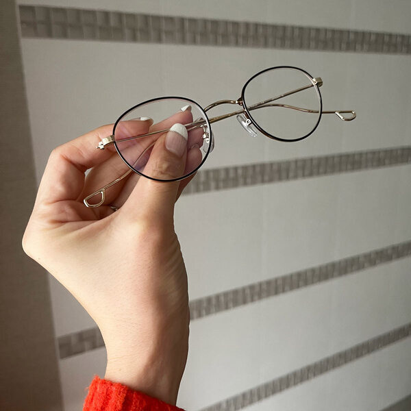 老眼鏡はまだ早い？でも、ぼやける視界は何とかしたい。 目の疲れをいたわる「見え方調整メガネ」[PR]