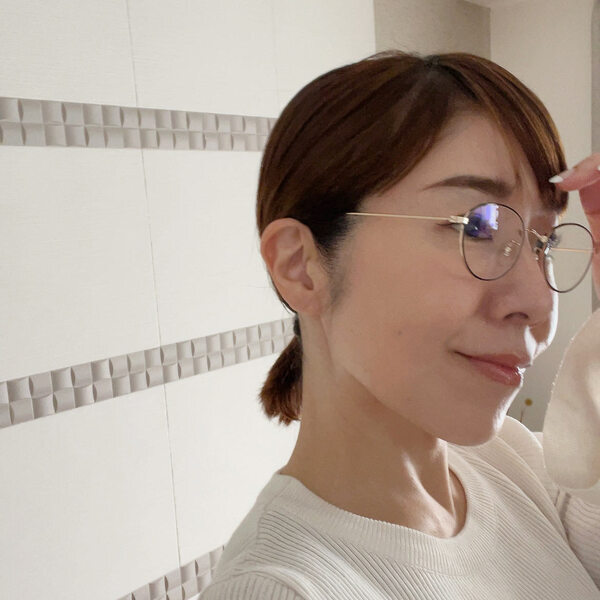 老眼鏡はまだ早い？でも、ぼやける視界は何とかしたい。 目の疲れをいたわる「見え方調整メガネ」[PR]