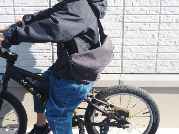 放課後キッズのバッグにはコレ！Switchや水筒がすっぽり入るボディバッグ[PR]