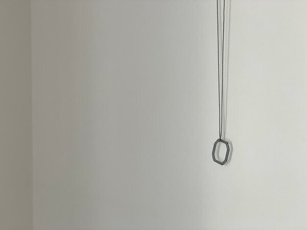 「EAUVUE」のアイウェアループでめがねのおしゃれ上級者に。[PR]