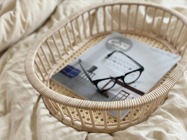 「EAUVUE」のアイウェアループでめがねのおしゃれ上級者に。[PR]