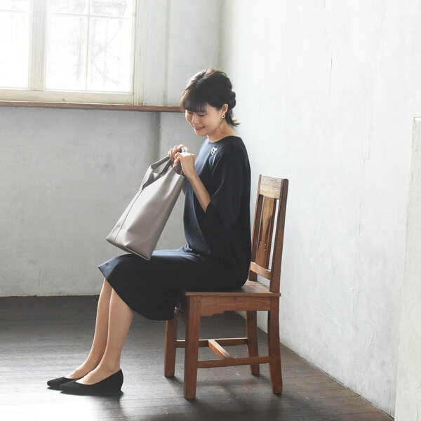 ハレの日スタイルの仕上げは、上品バッグで決まり！[PR]