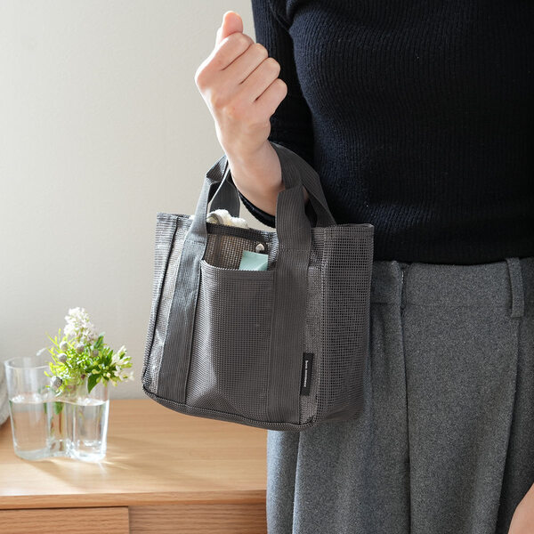 メッシュなのにほどよく目隠し！お風呂セットの持ち歩きに、ミニトートみたいなスパバッグ[PR]