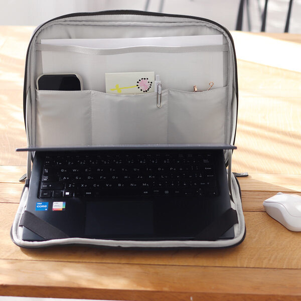 テレワークで働く女性の味方！背筋がしゃんっとなる「bon moment　PCケース」[PR]