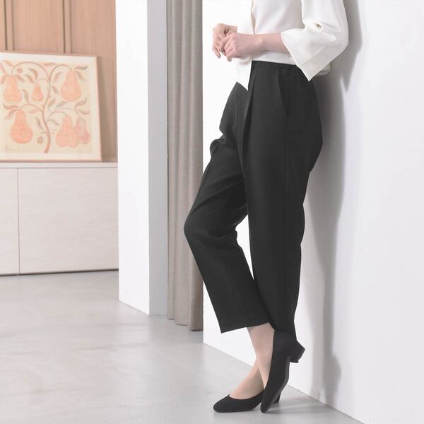 【ハレの日ファッション】世代＆体型を問わずにサラッとキマるパンツスーツ、スタッフ4人の着用例ご紹介[PR]